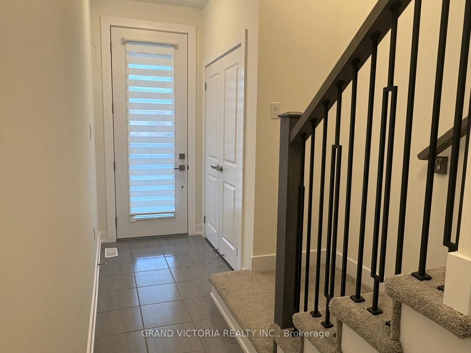 Photo 2 of Unit 50, 2273 Turnberry Road, Burlington, Rose — HOMEH
