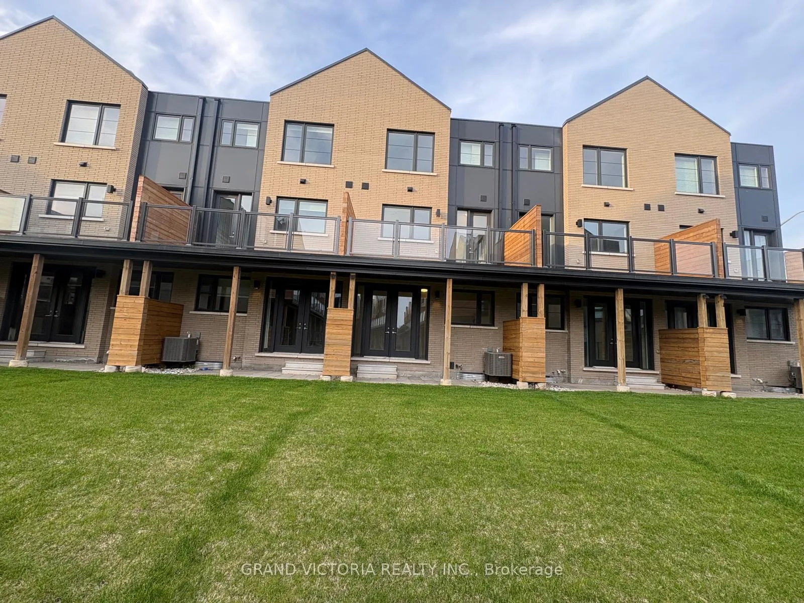 Photo 6 of Unit 50, 2273 Turnberry Road, Burlington, Rose — HOMEH