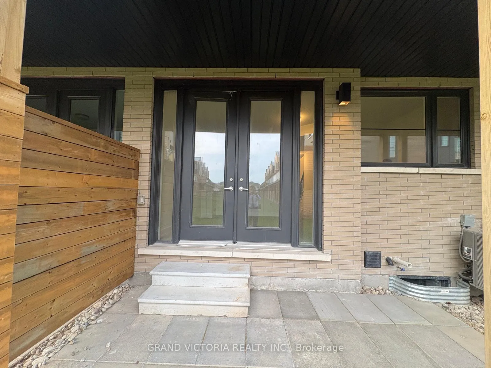 Photo 7 of Unit 50, 2273 Turnberry Road, Burlington, Rose — HOMEH