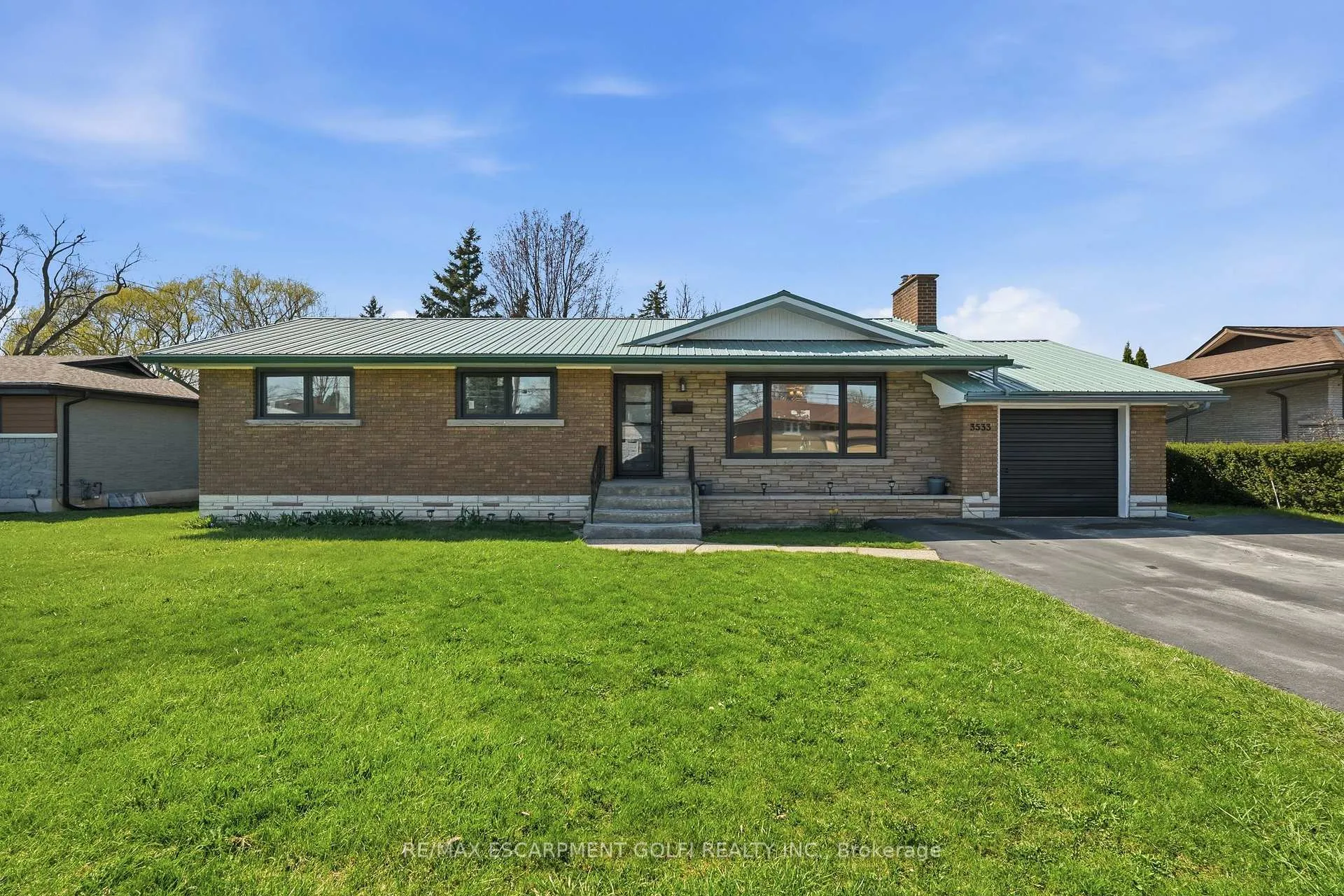 Photo 1 of 3533 Dorchester Road, Niagara Falls, Casey — HOMEH