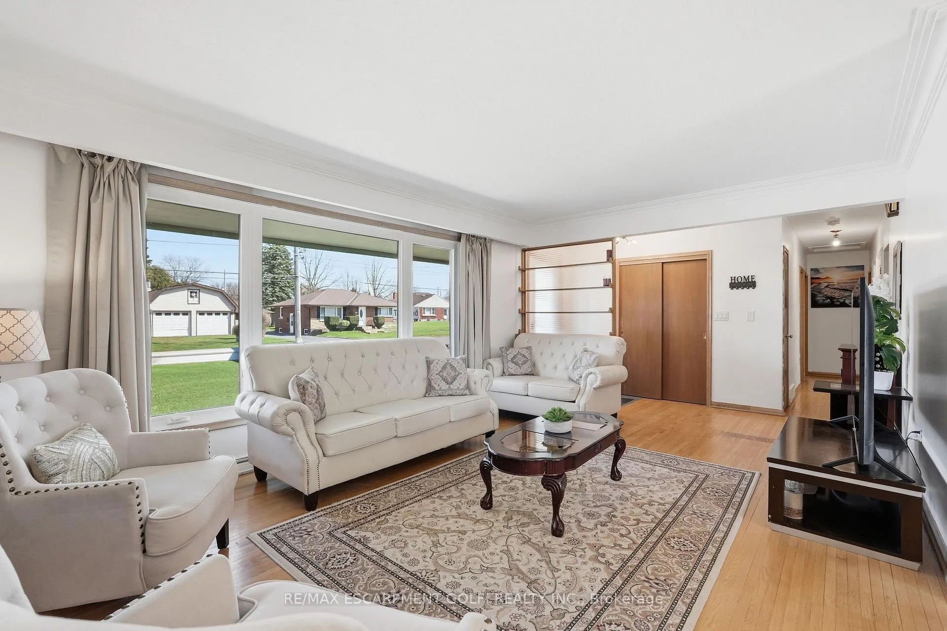 Photo 6 of 3533 Dorchester Road, Niagara Falls, Casey — HOMEH