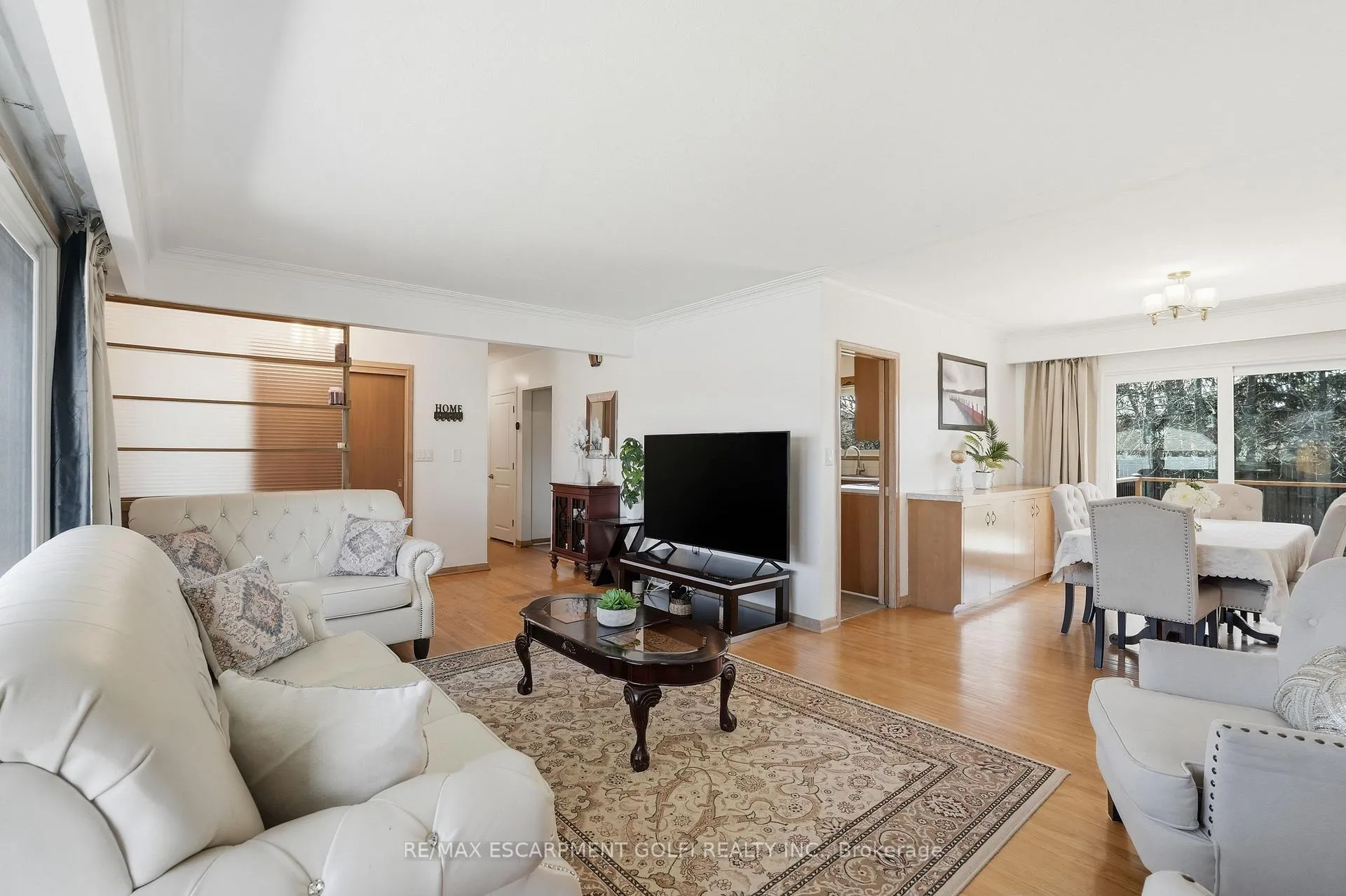 Photo 7 of 3533 Dorchester Road, Niagara Falls, Casey — HOMEH