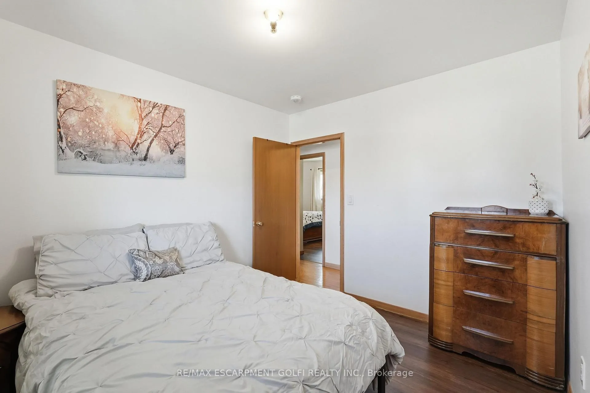 Photo 12 of 3533 Dorchester Road, Niagara Falls, Casey — HOMEH