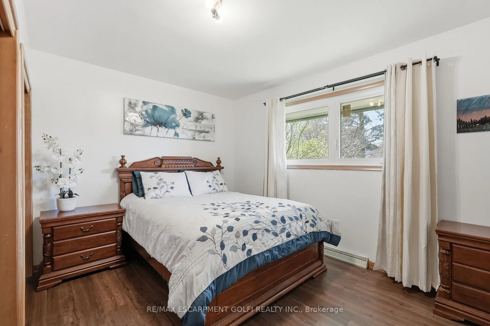 Photo 14 of 3533 Dorchester Road, Niagara Falls, Casey — HOMEH
