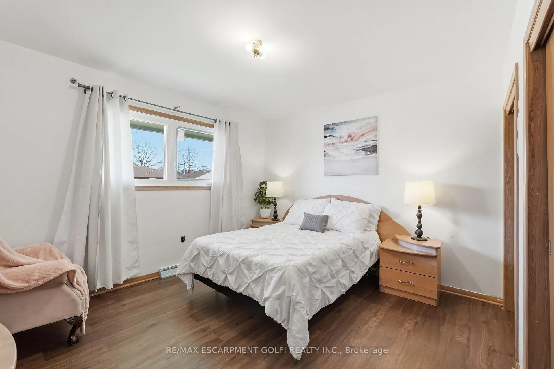 Photo 16 of 3533 Dorchester Road, Niagara Falls, Casey — HOMEH