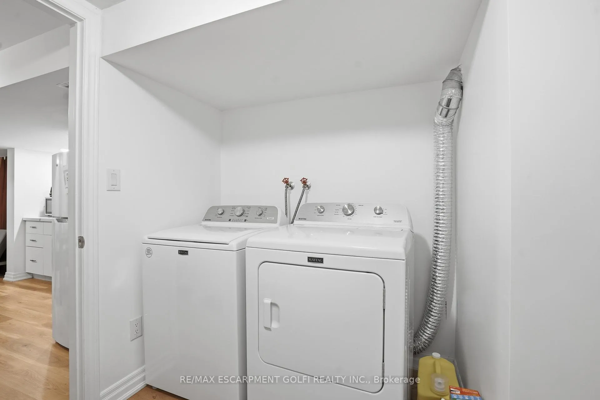 Photo 20 of 3533 Dorchester Road, Niagara Falls, Casey — HOMEH