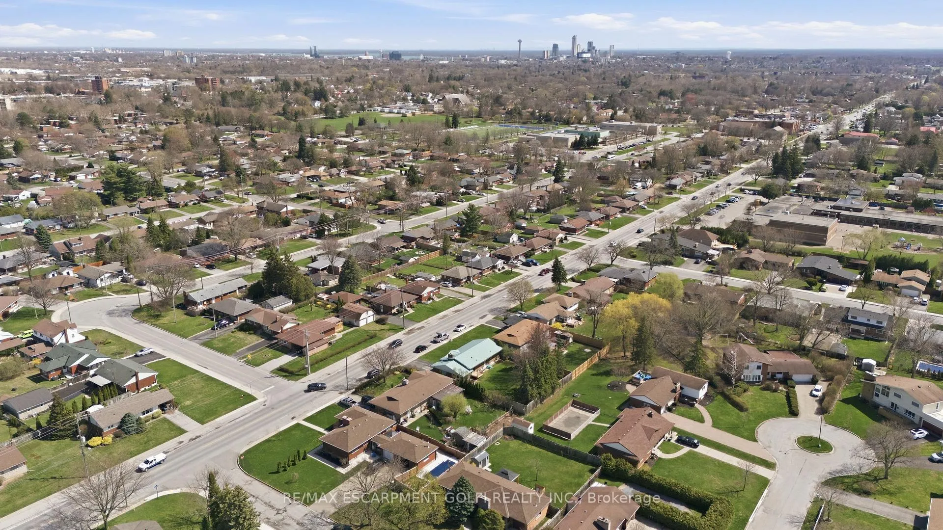 Photo 42 of 3533 Dorchester Road, Niagara Falls, Casey — HOMEH