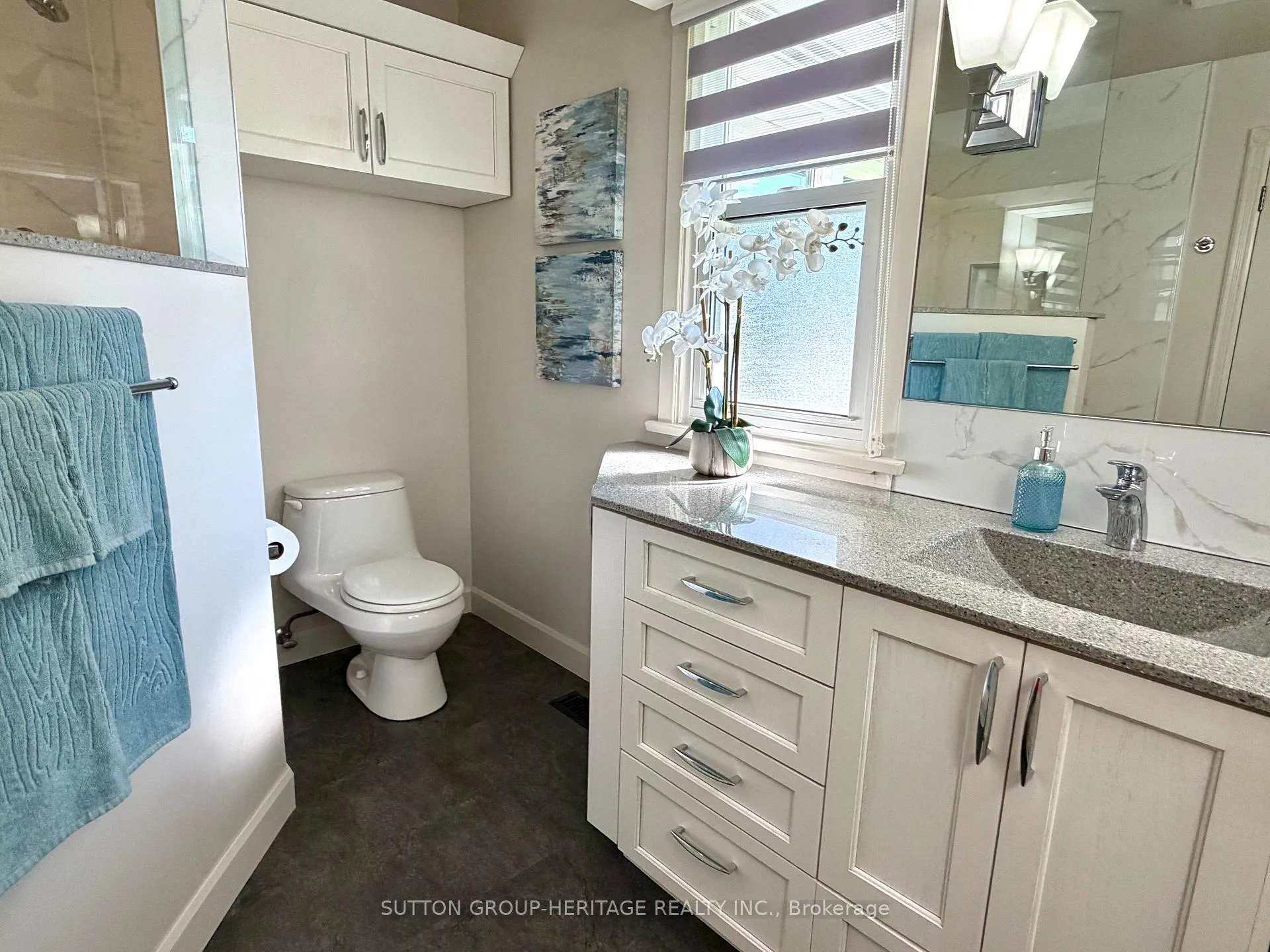 Photo 25 of 414 Centre Street N, Whitby, Downtown Whitby — HOMEH
