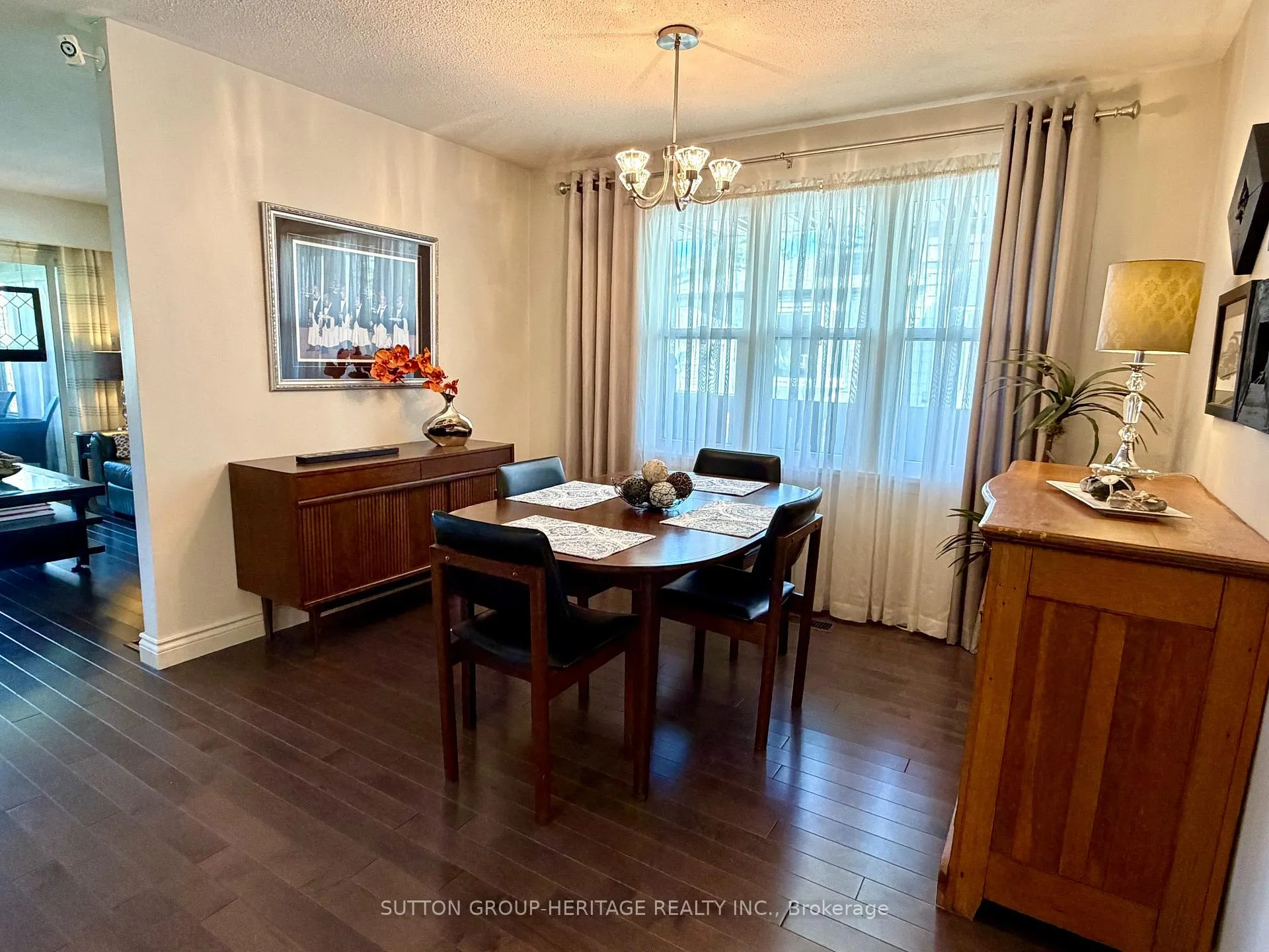 Photo 22 of 414 Centre Street N, Whitby, Downtown Whitby — HOMEH