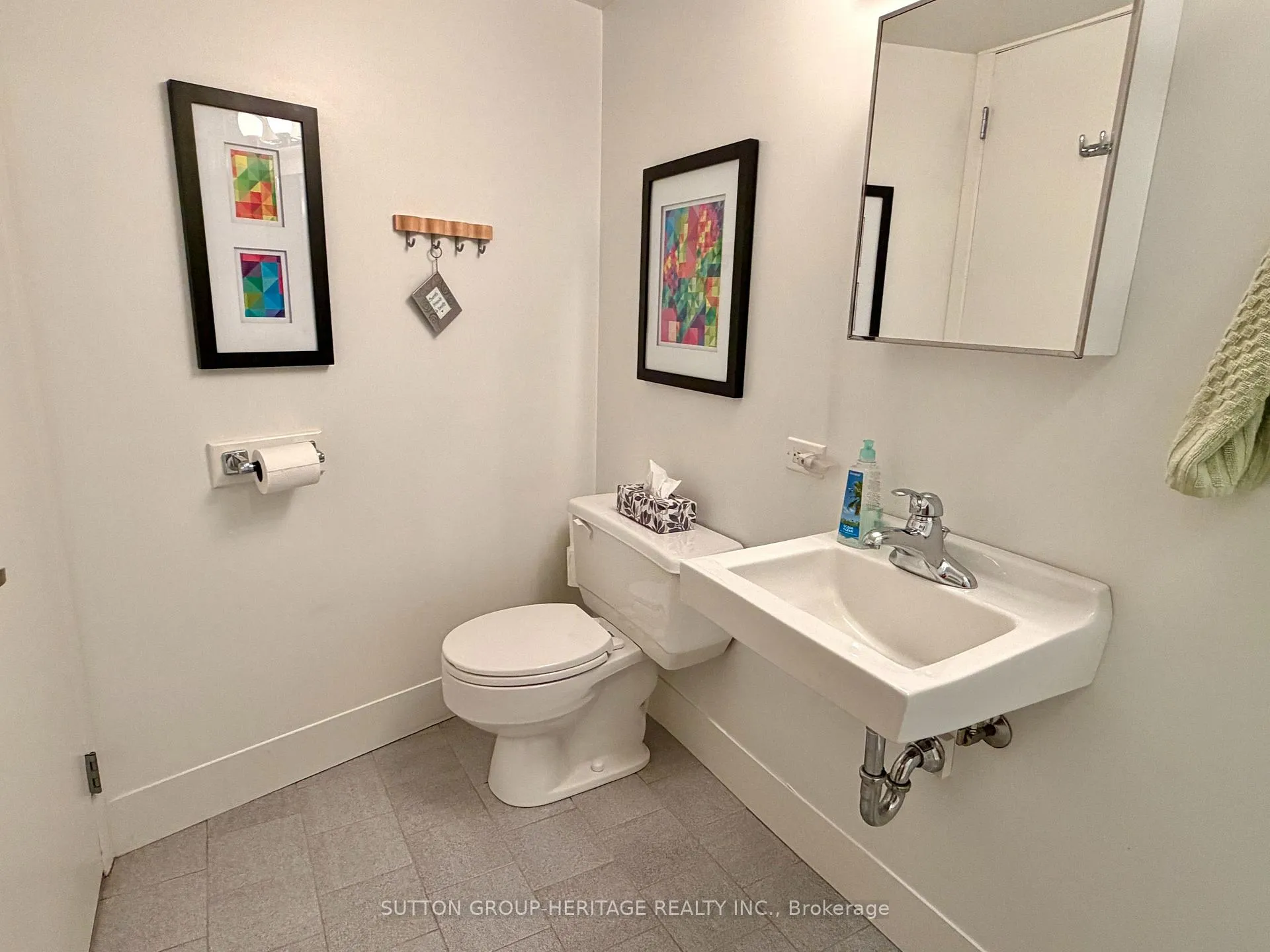 Photo 35 of 414 Centre Street N, Whitby, Downtown Whitby — HOMEH