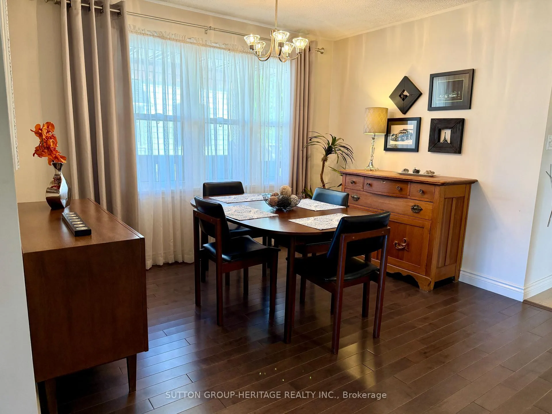 Photo 23 of 414 Centre Street N, Whitby, Downtown Whitby — HOMEH