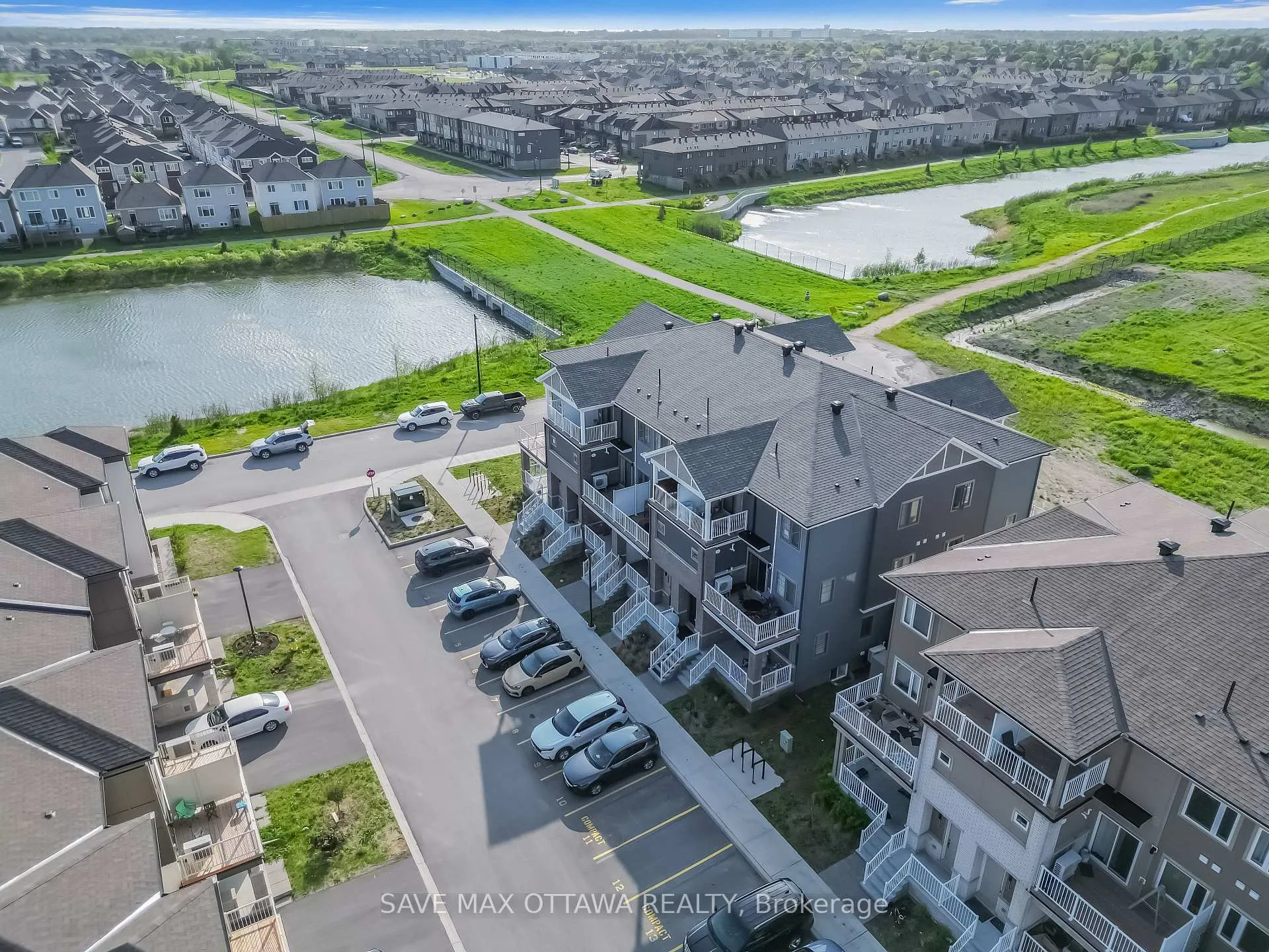Photo 2 of Unit 2, 703 Chromite Pv Private, Ottawa, Barrhaven - Heritage Park — HOMEH