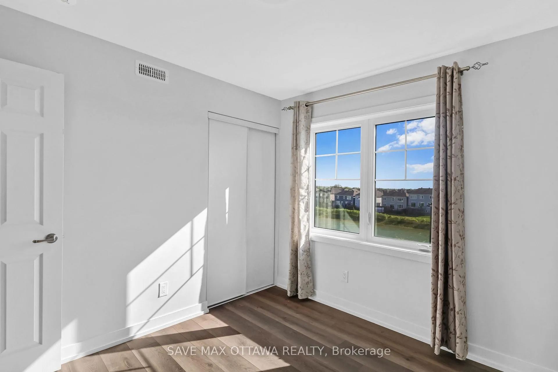 Photo 12 of Unit 2, 703 Chromite Pv Private, Ottawa, Barrhaven - Heritage Park — HOMEH
