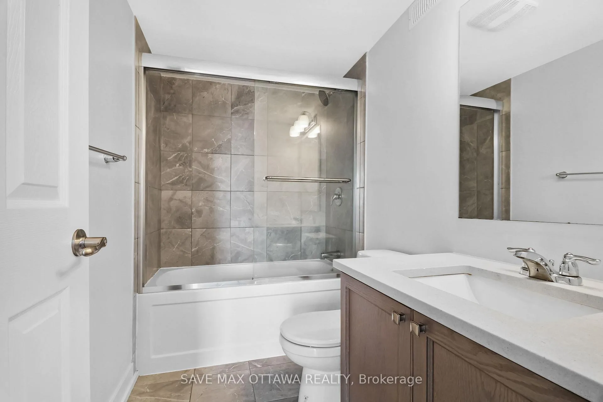 Photo 14 of Unit 2, 703 Chromite Pv Private, Ottawa, Barrhaven - Heritage Park — HOMEH