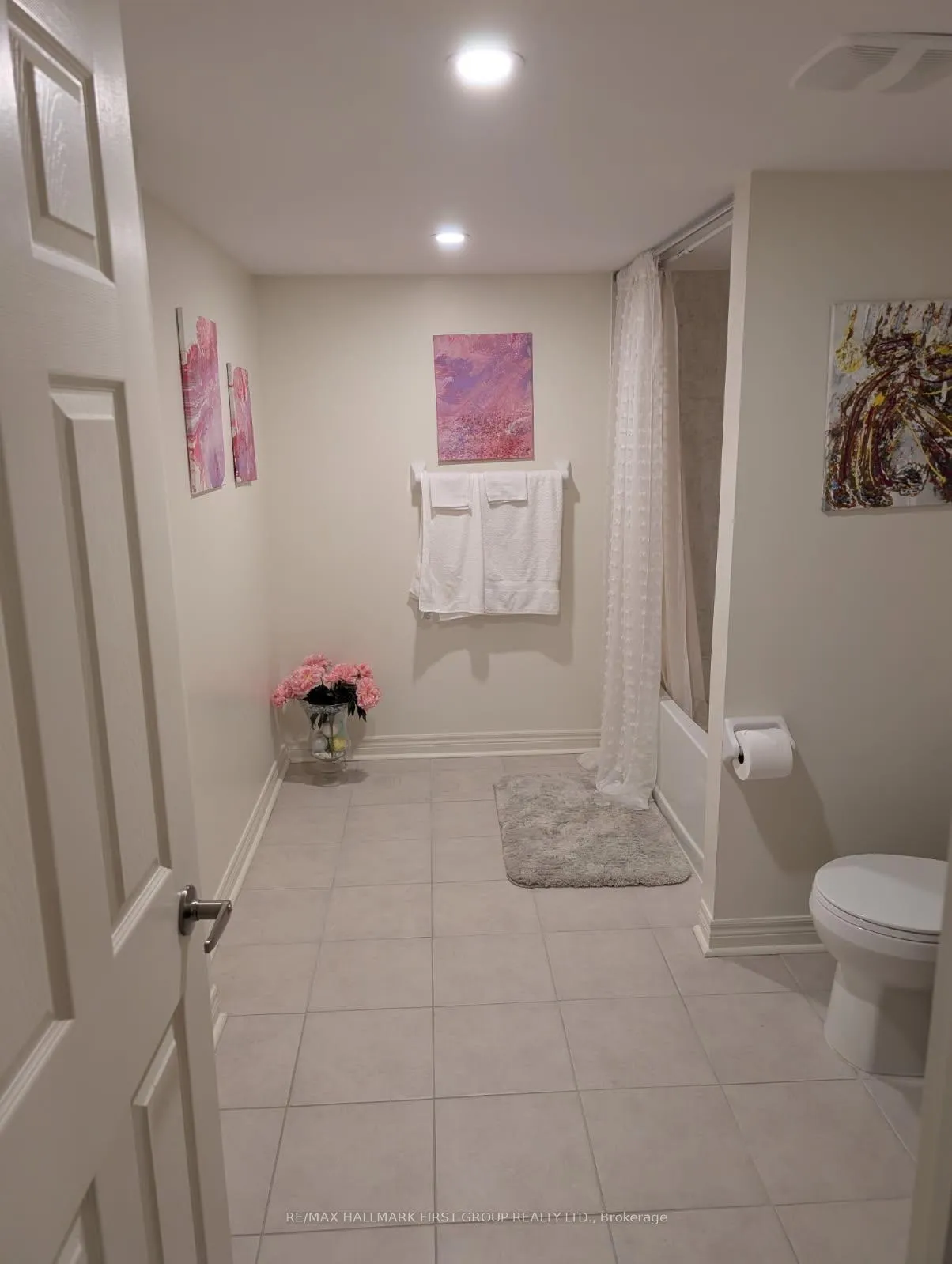 Photo 4 of 1210 Jim Brewster Circle, Oshawa, Eastdale — HOMEH