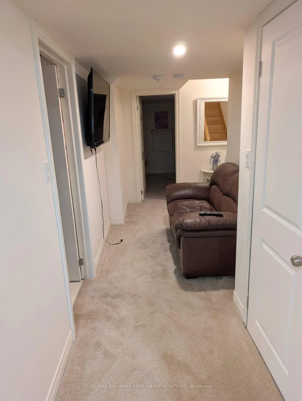 Photo 5 of 1210 Jim Brewster Circle, Oshawa, Eastdale — HOMEH