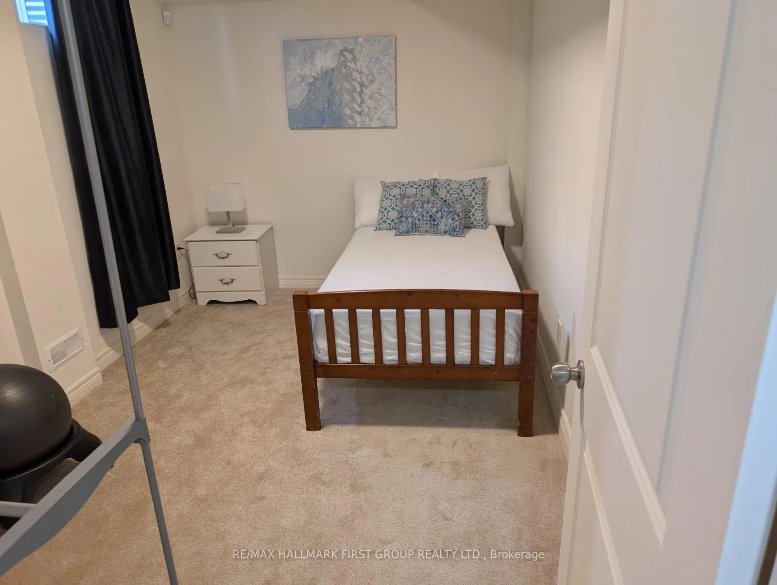 Photo 7 of 1210 Jim Brewster Circle, Oshawa, Eastdale — HOMEH