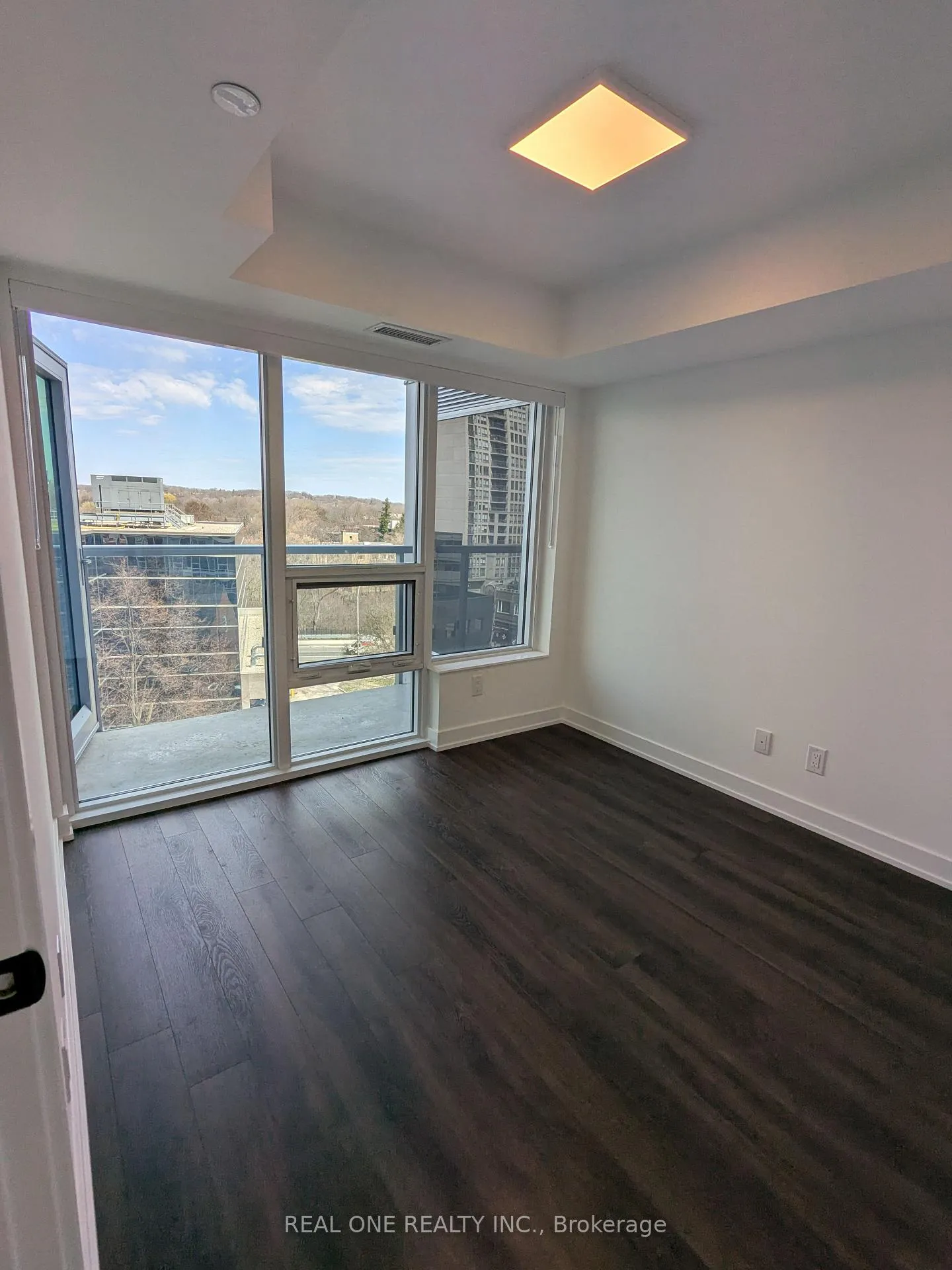 Photo 3 of Unit 706, 609 Sherbourne Street, Toronto, North St. James Town — HOMEH