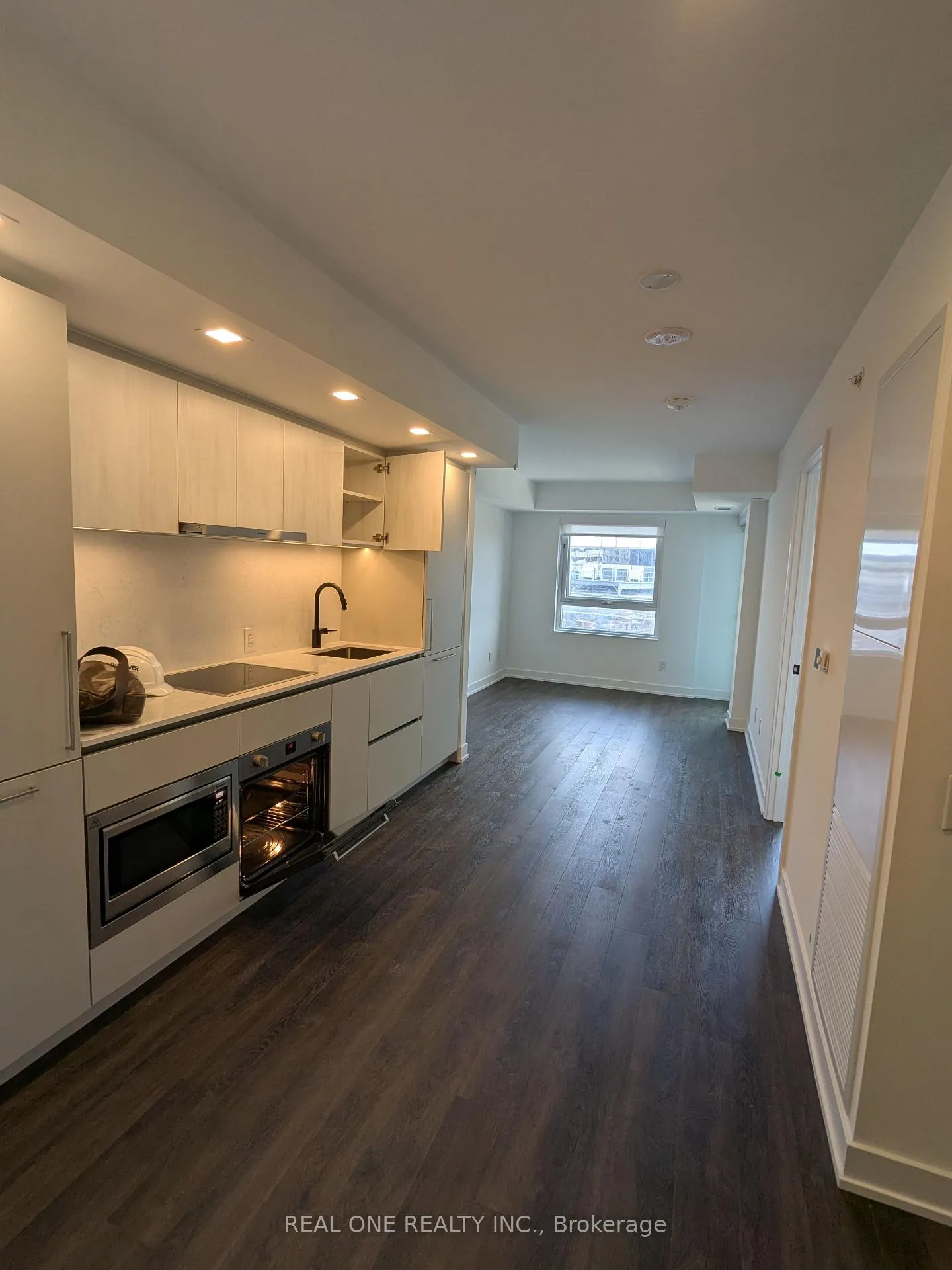 Photo 5 of Unit 706, 609 Sherbourne Street, Toronto, North St. James Town — HOMEH