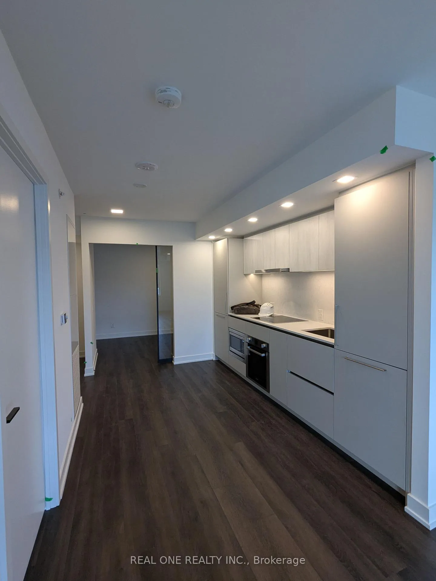 Photo 6 of Unit 706, 609 Sherbourne Street, Toronto, North St. James Town — HOMEH