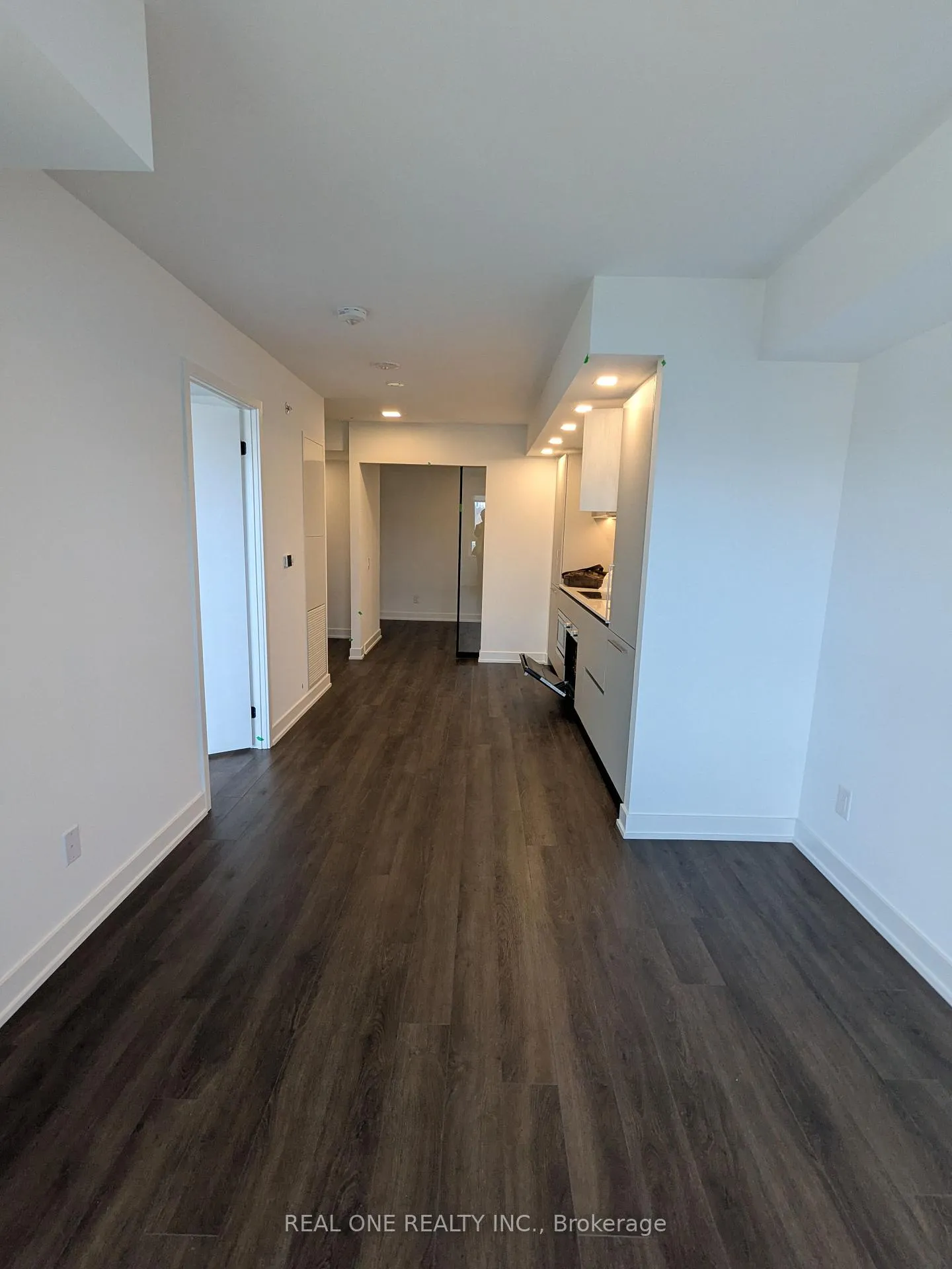 Photo 8 of Unit 706, 609 Sherbourne Street, Toronto, North St. James Town — HOMEH