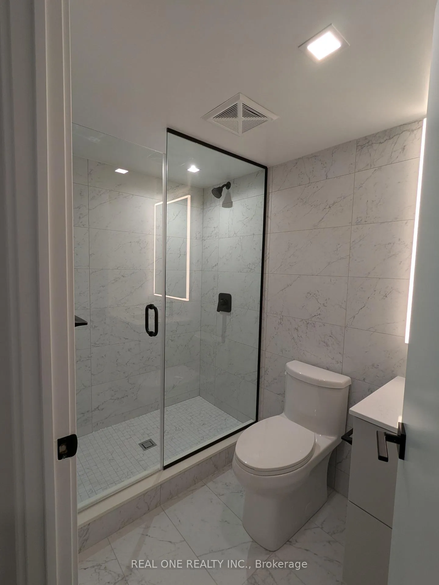 Photo 13 of Unit 706, 609 Sherbourne Street, Toronto, North St. James Town — HOMEH