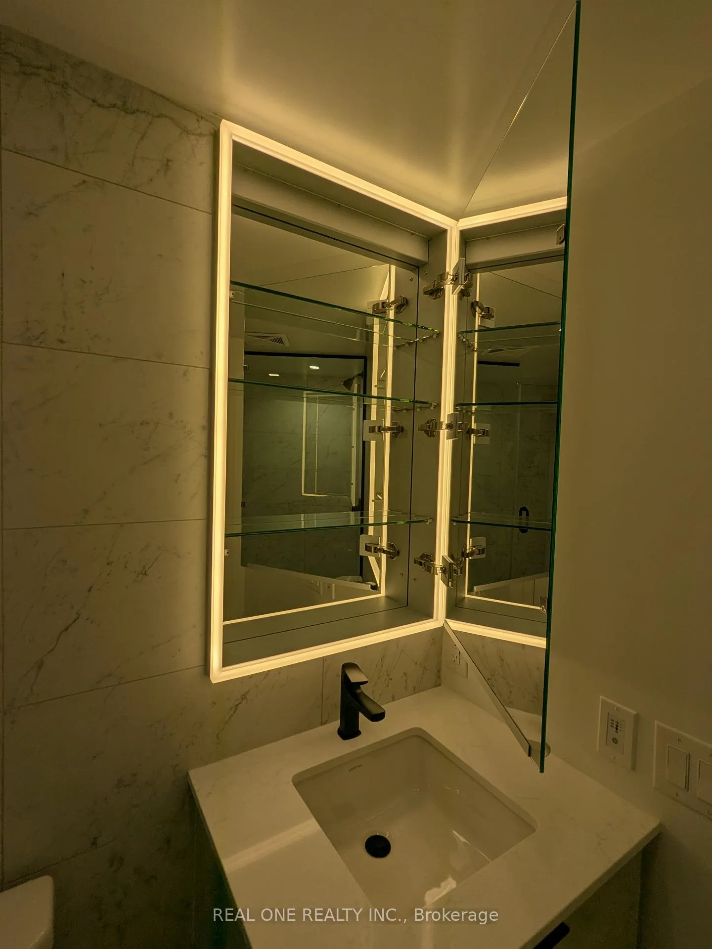 Photo 14 of Unit 706, 609 Sherbourne Street, Toronto, North St. James Town — HOMEH