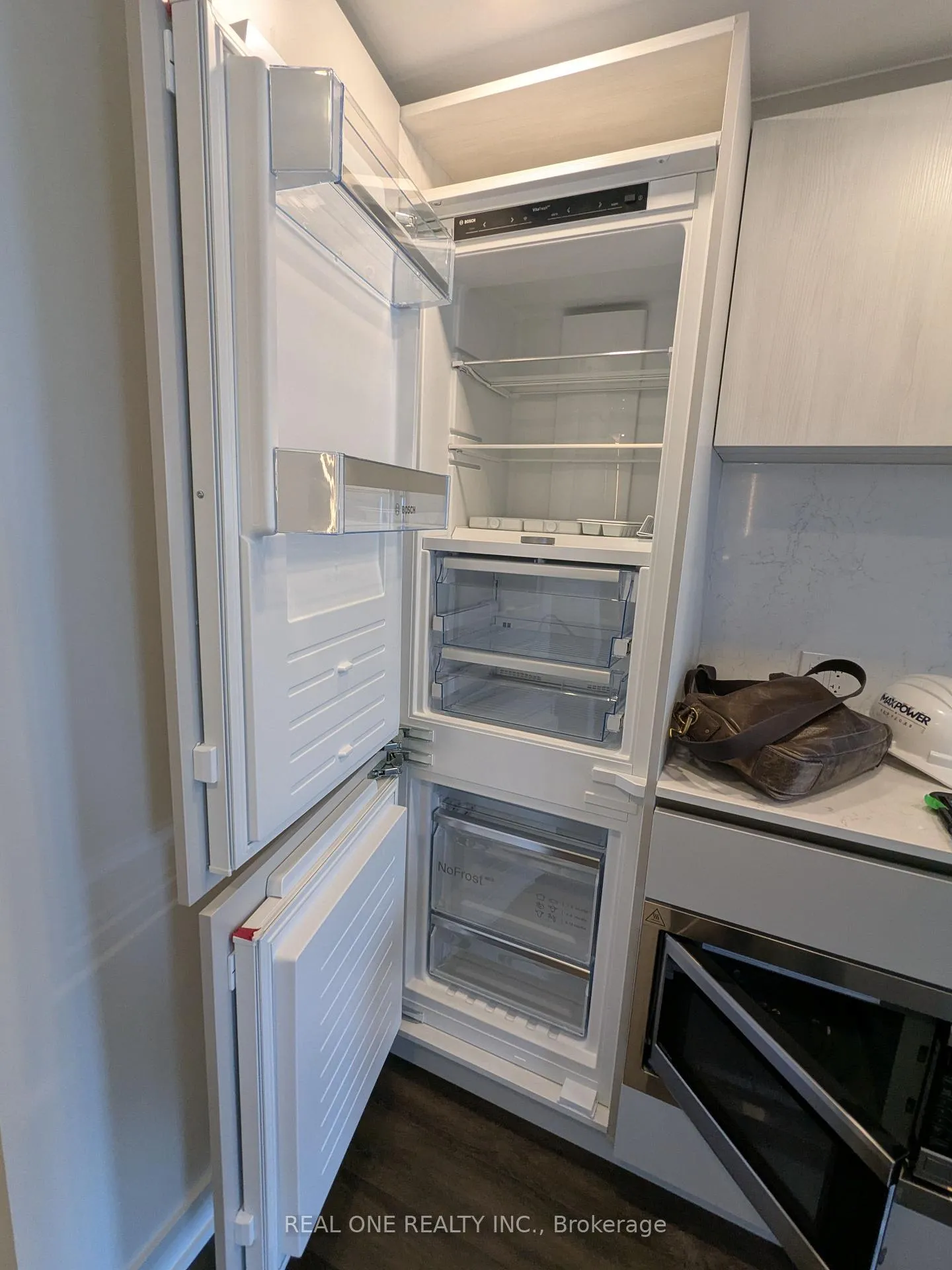 Photo 17 of Unit 706, 609 Sherbourne Street, Toronto, North St. James Town — HOMEH