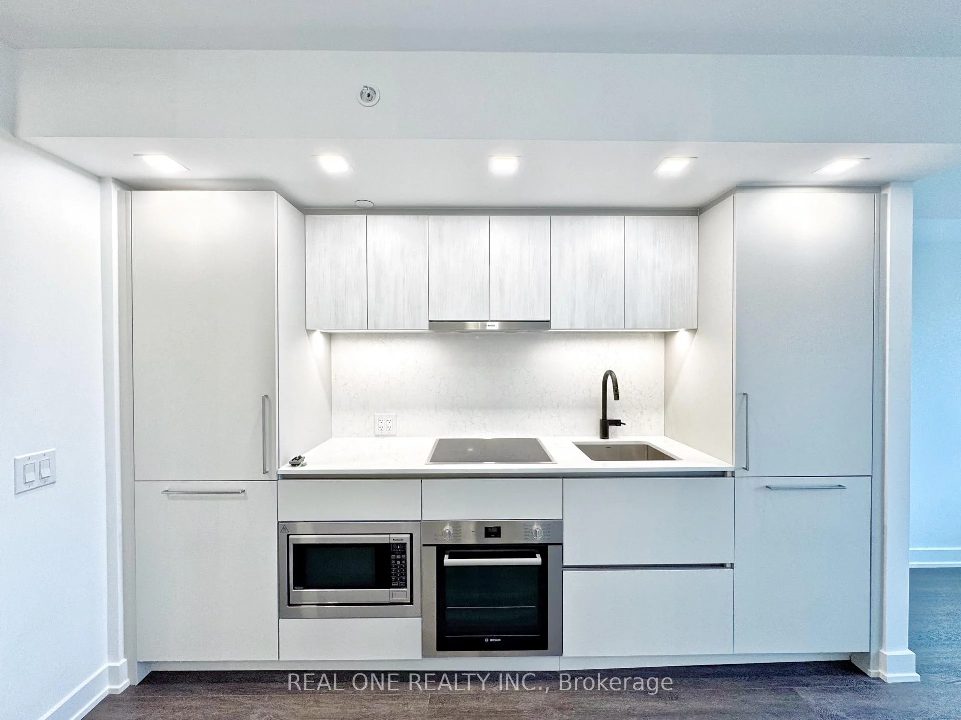 Photo 4 of Unit 609, 609 Sherbourne Street, Toronto, North St. James Town — HOMEH