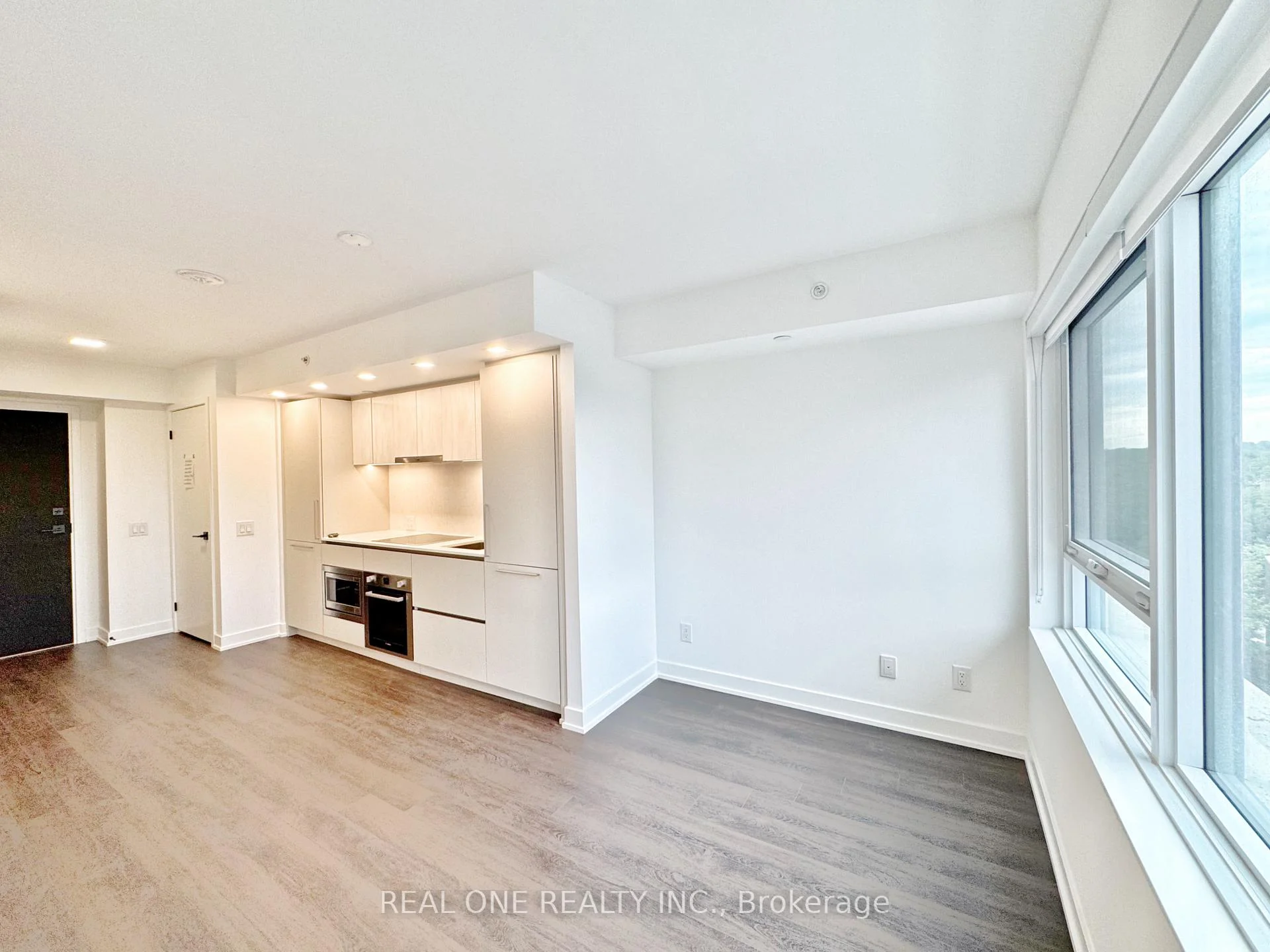Photo 5 of Unit 609, 609 Sherbourne Street, Toronto, North St. James Town — HOMEH