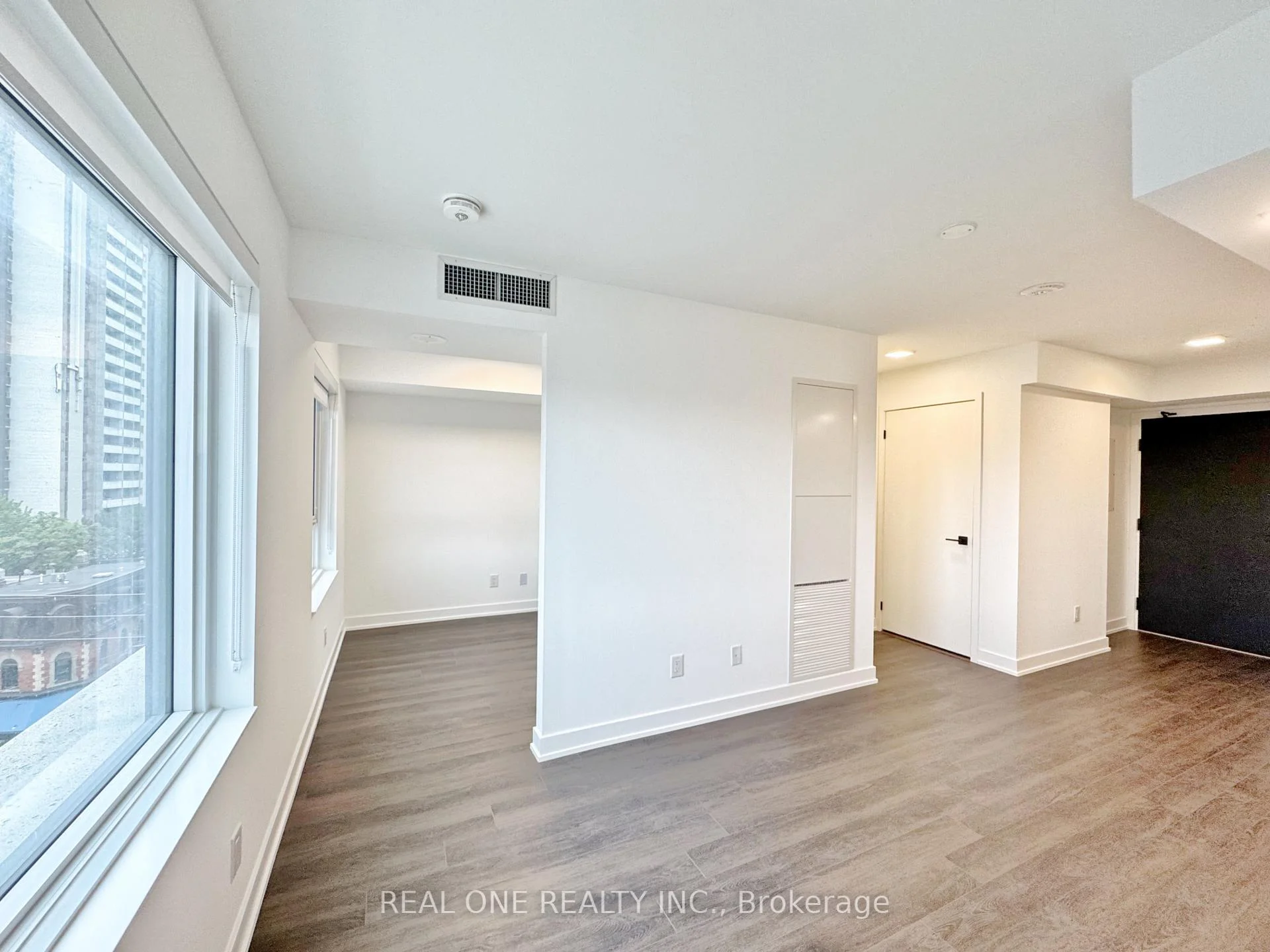 Photo 8 of Unit 609, 609 Sherbourne Street, Toronto, North St. James Town — HOMEH