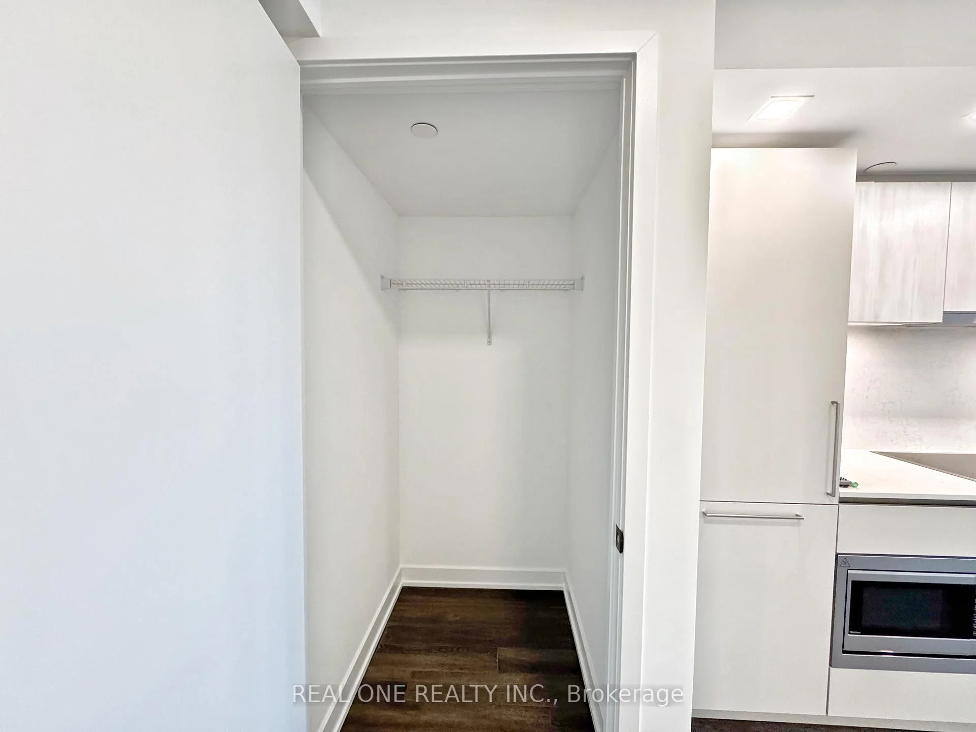 Photo 10 of Unit 609, 609 Sherbourne Street, Toronto, North St. James Town — HOMEH