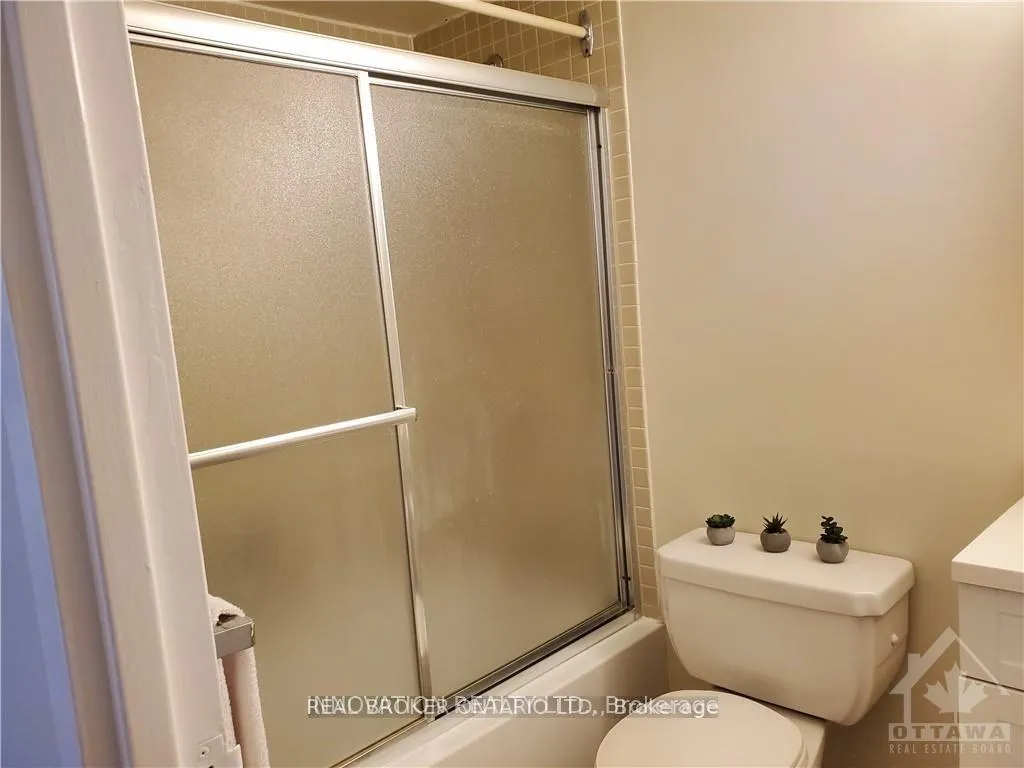 Photo 13 of Unit 1009, 900 Dynes Road, Ottawa, Carleton Square — HOMEH
