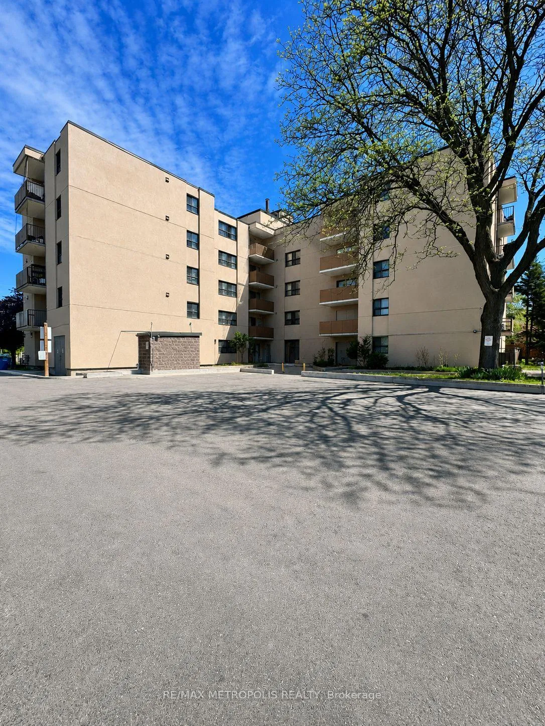 Photo of Unit 106, 1445 Wilson Avenue