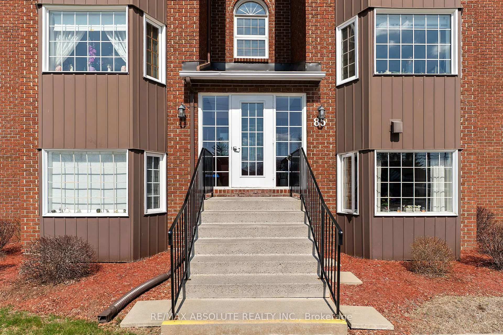 Photo 3 of Unit 2A, 85 Edey Street, Arnprior — HOMEH