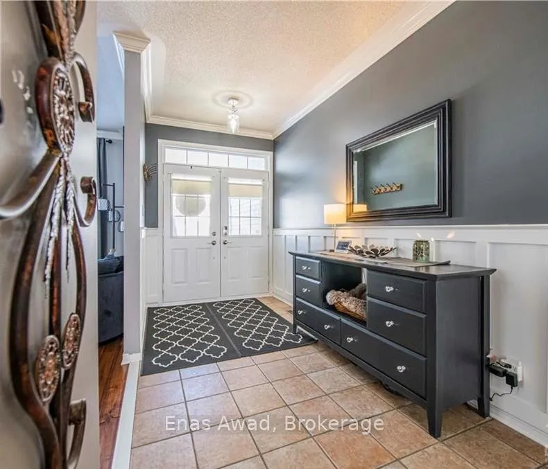 Photo 2 of 19 Farmfield Crescent, Ottawa, Kanata - Emerald Meadows/Trailwest — HOMEH