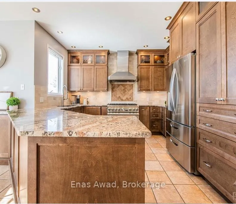Photo 6 of 19 Farmfield Crescent, Ottawa, Kanata - Emerald Meadows/Trailwest — HOMEH