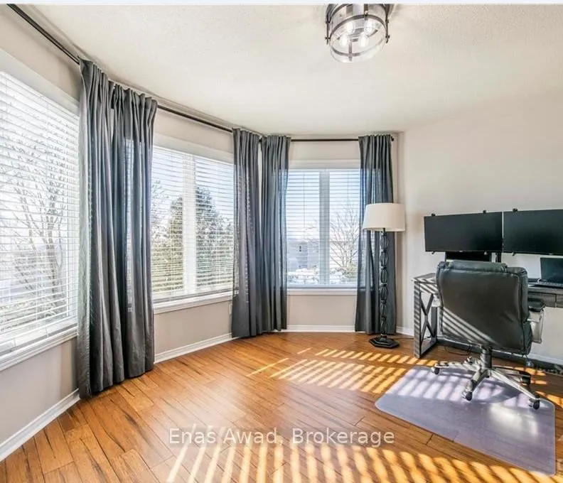 Photo 16 of 19 Farmfield Crescent, Ottawa, Kanata - Emerald Meadows/Trailwest — HOMEH