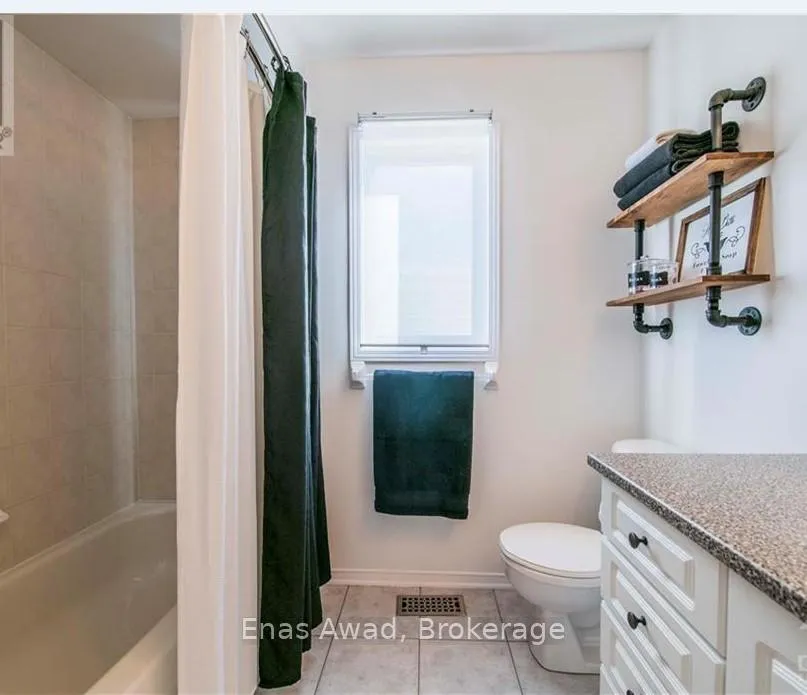 Photo 21 of 19 Farmfield Crescent, Ottawa, Kanata - Emerald Meadows/Trailwest — HOMEH