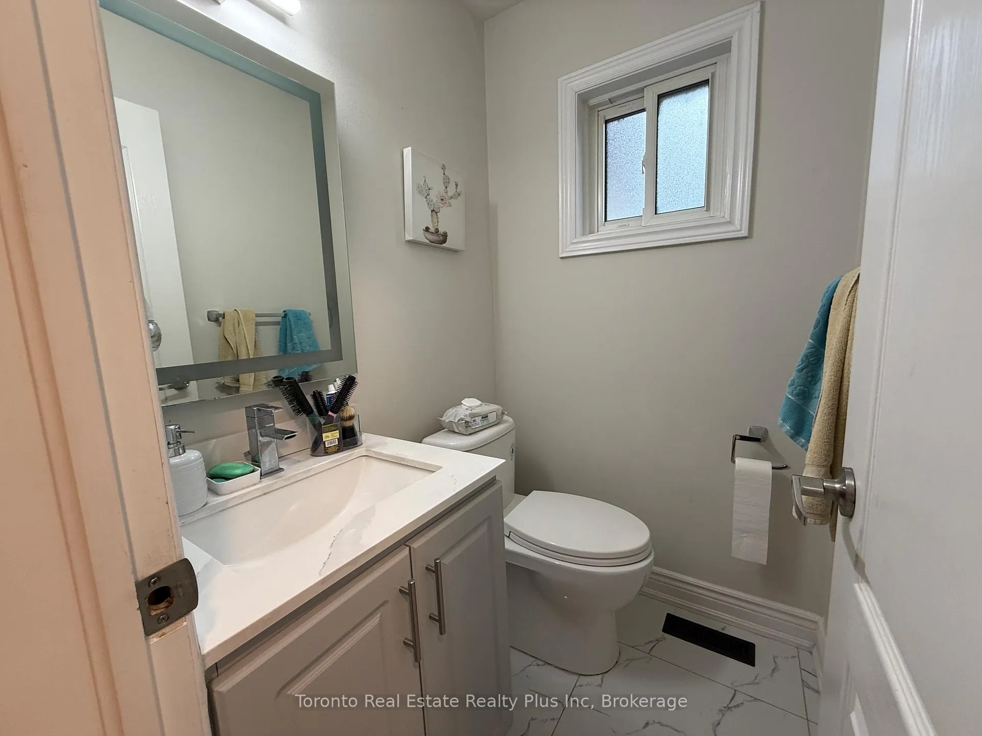 Photo 18 of 130 Ashurst Crescent, Brampton, Madoc — HOMEH