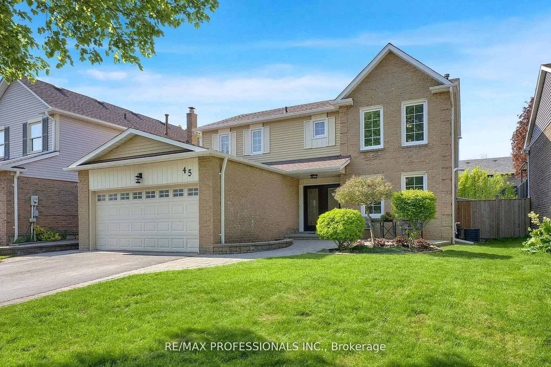 Photo 1 of 45 Resolute Crescent, Whitby, Lynde Creek — HOMEH