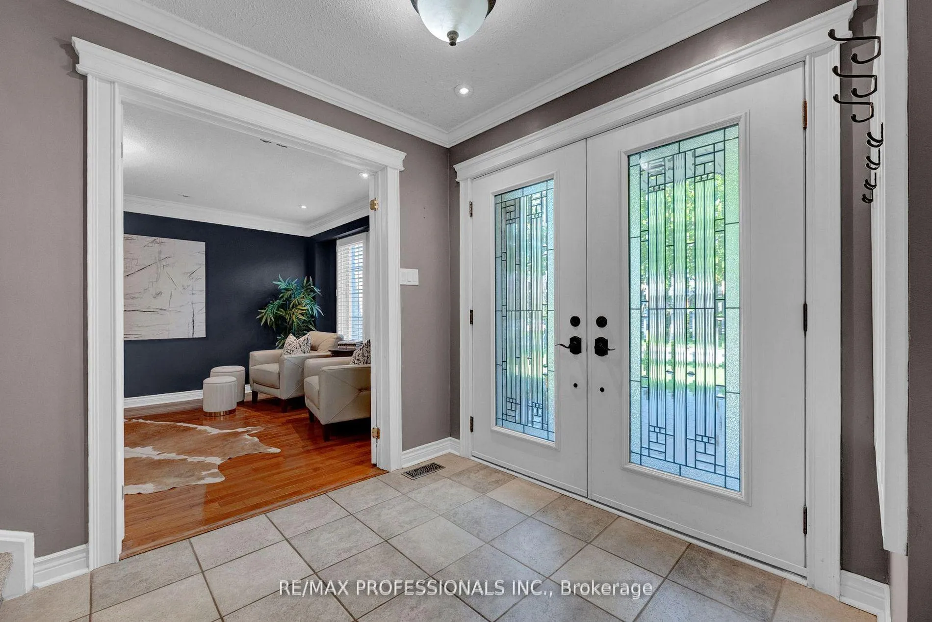 Photo 3 of 45 Resolute Crescent, Whitby, Lynde Creek — HOMEH