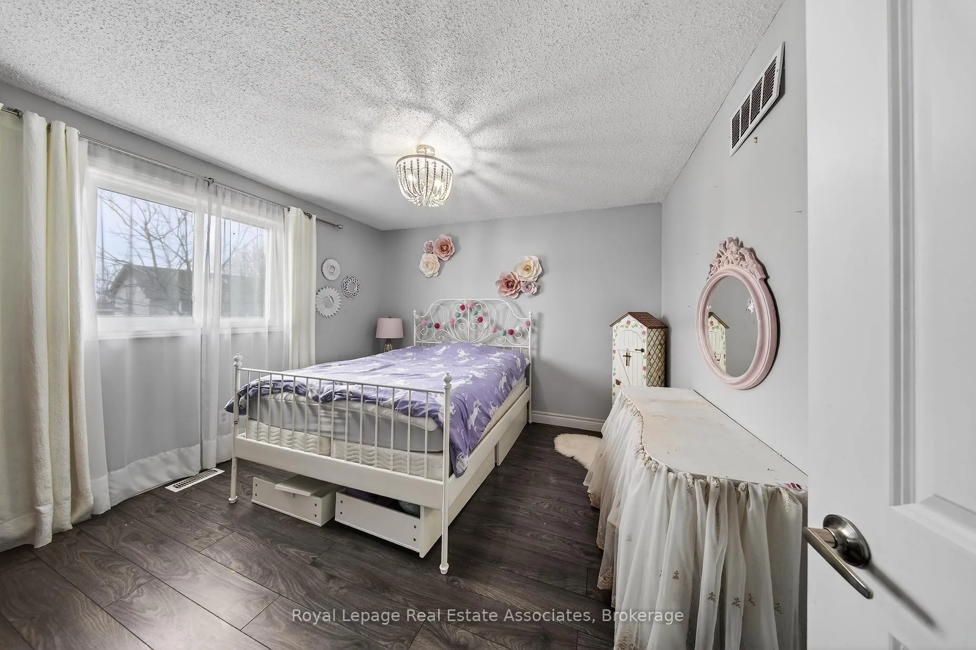 Photo 31 of 67 Beechnut Crescent, Clarington, Courtice — HOMEH