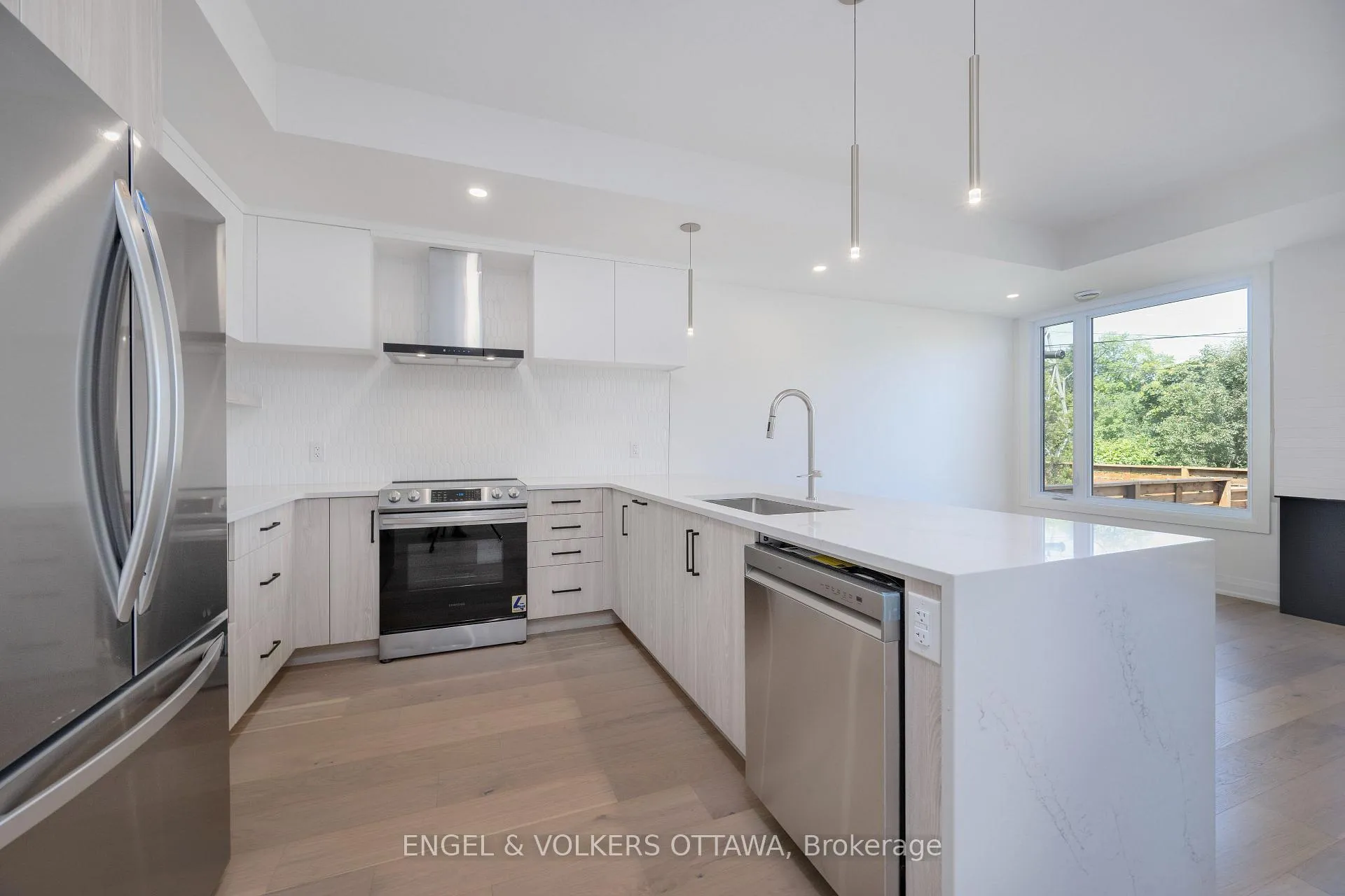 Photo 10 of 75A Granton Avenue, Ottawa, Meadowlands/St. Claire Gardens — HOMEH