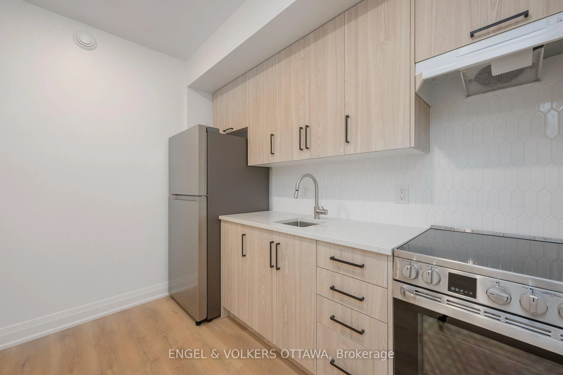 Photo 35 of 75A Granton Avenue, Ottawa, Meadowlands/St. Claire Gardens — HOMEH