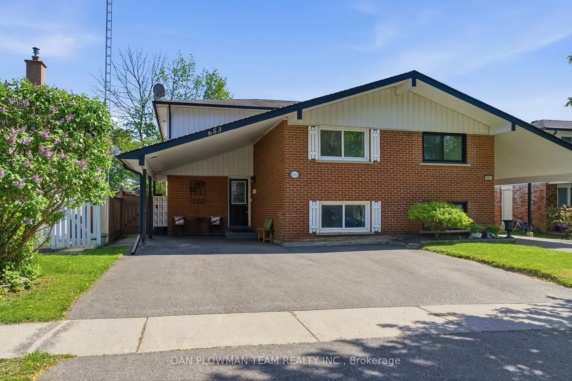 Front of 653 Berwick Crescent