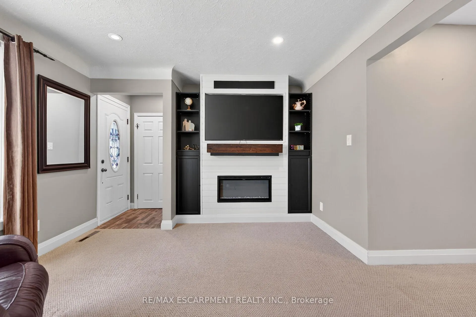 Photo 8 of 10 Frederick Street, St. Catharines, Western Hill — HOMEH