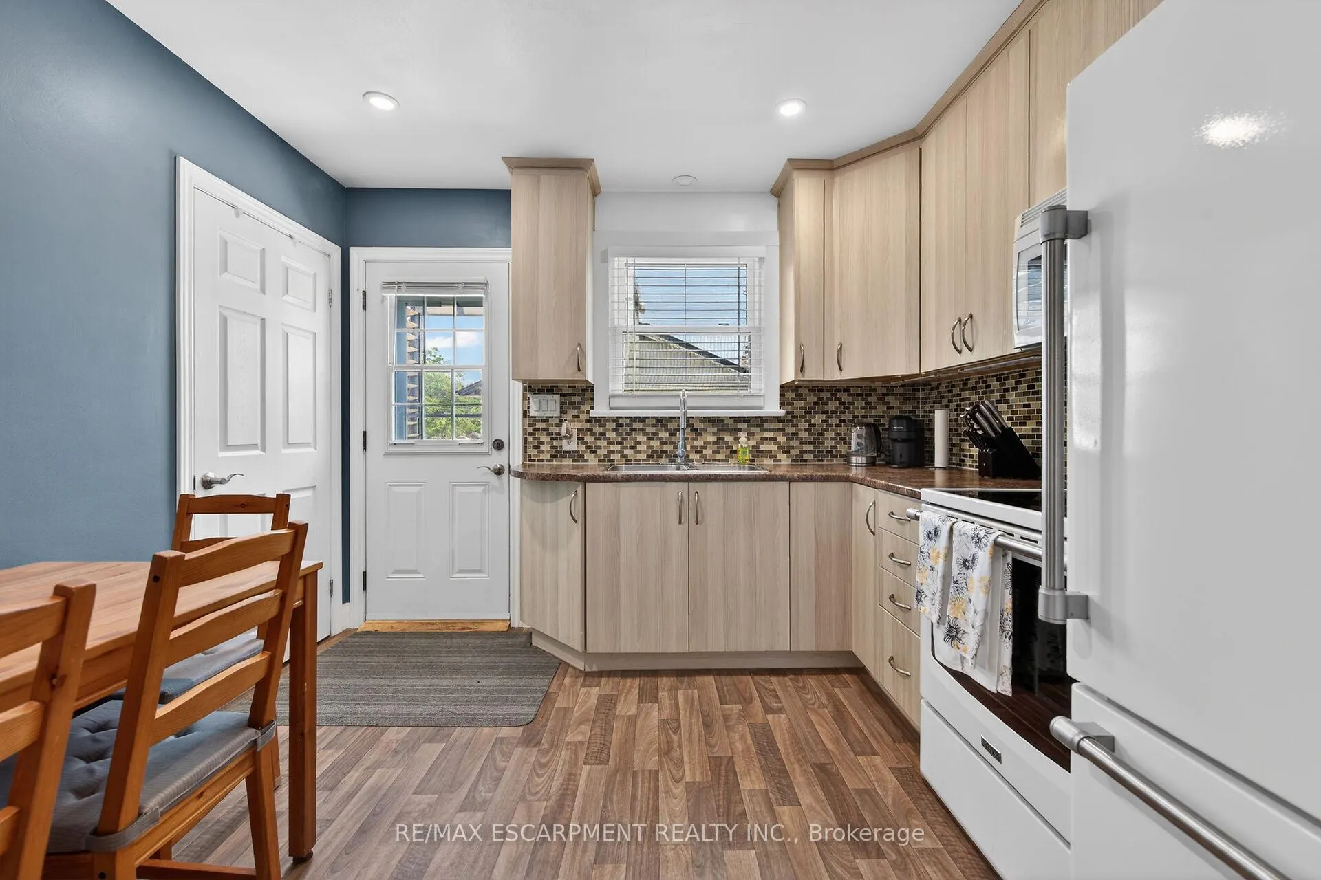 Photo 12 of 10 Frederick Street, St. Catharines, Western Hill — HOMEH