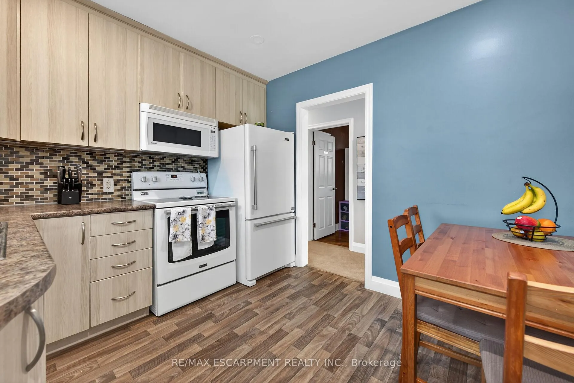Photo 17 of 10 Frederick Street, St. Catharines, Western Hill — HOMEH