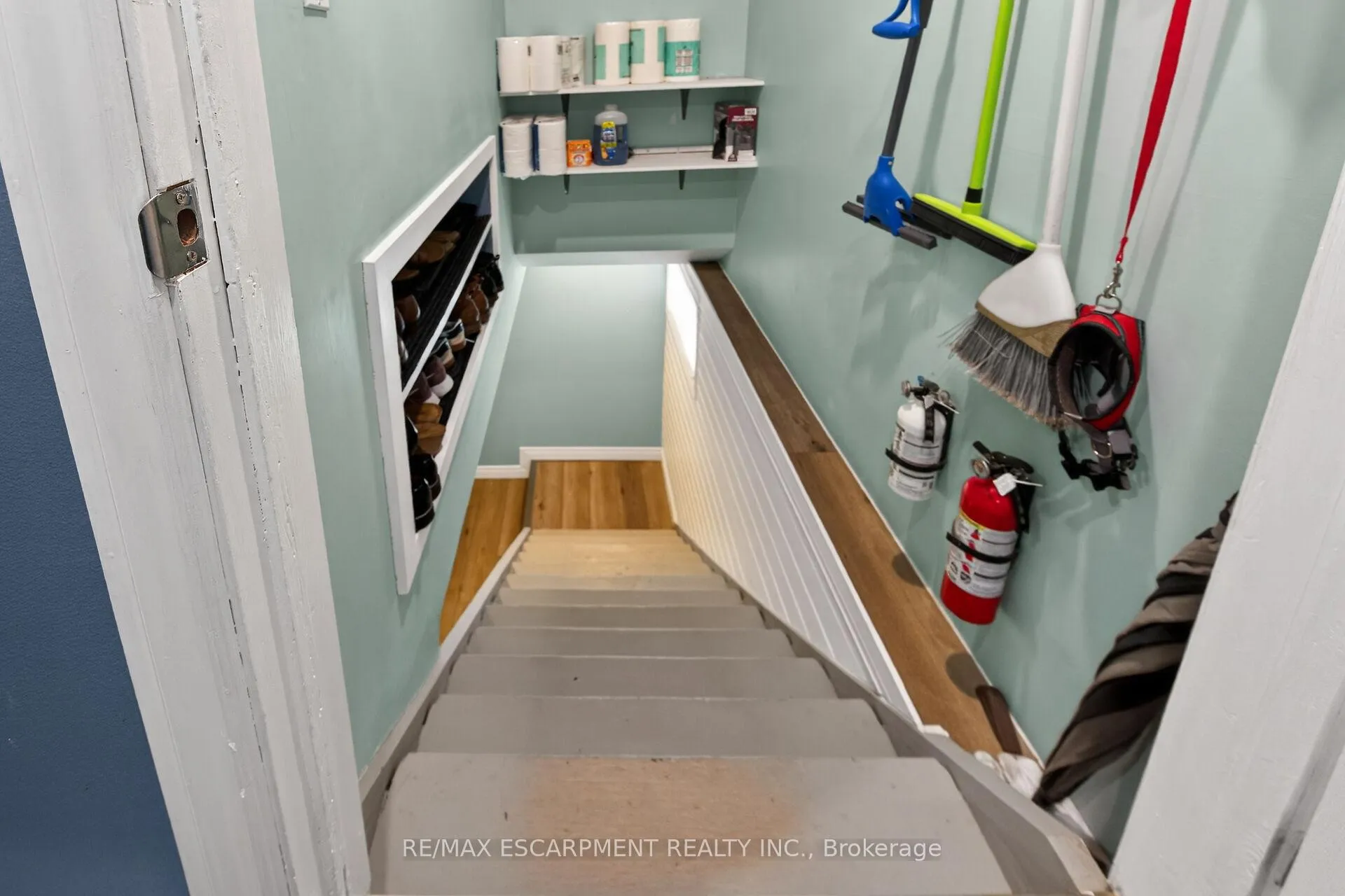 Photo 25 of 10 Frederick Street, St. Catharines, Western Hill — HOMEH